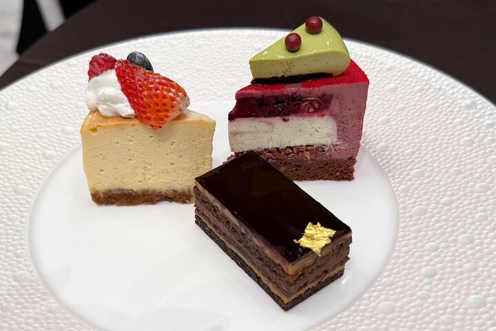 ザ・カハラ・ホテル&リゾート 横浜「2025年クリスマスケーキ」
