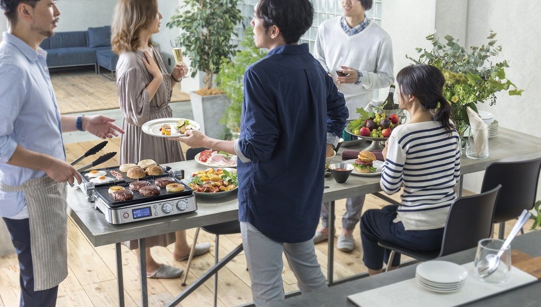 海外でもトレンドになっている「インドアグリル」という休日の過ごし方に注目。