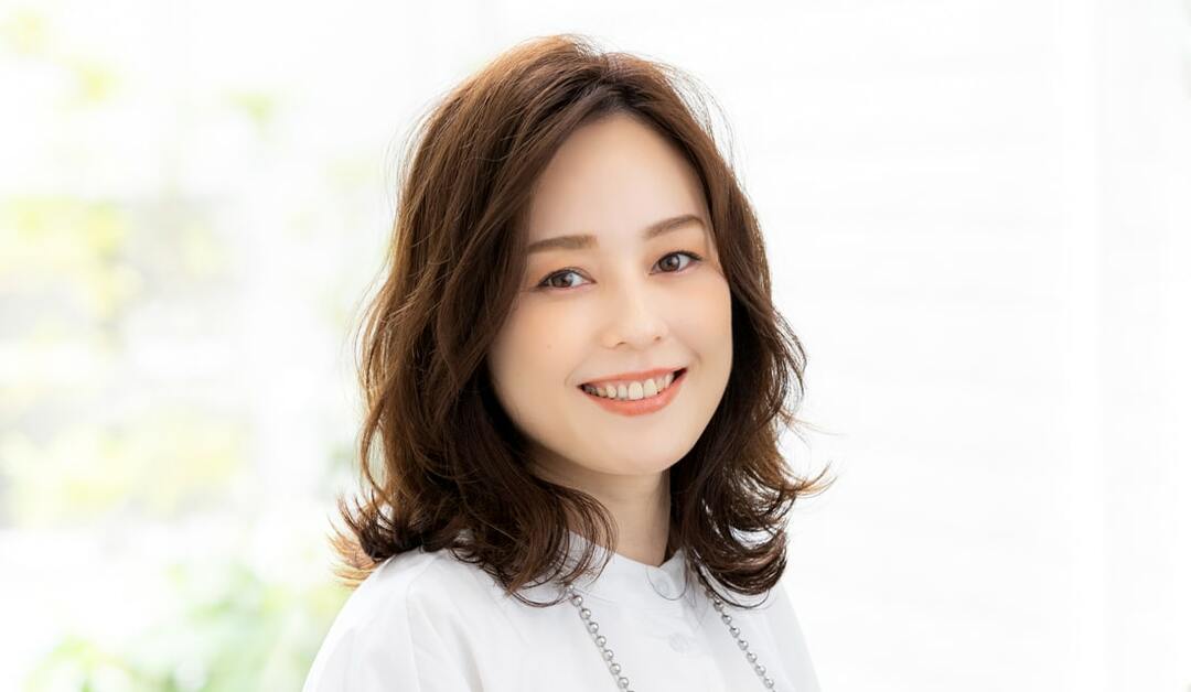 面長顔さんに似合う ミディアムヘア 小顔が叶う パーマで ひし形シルエット を実現 Precious Jp プレシャス