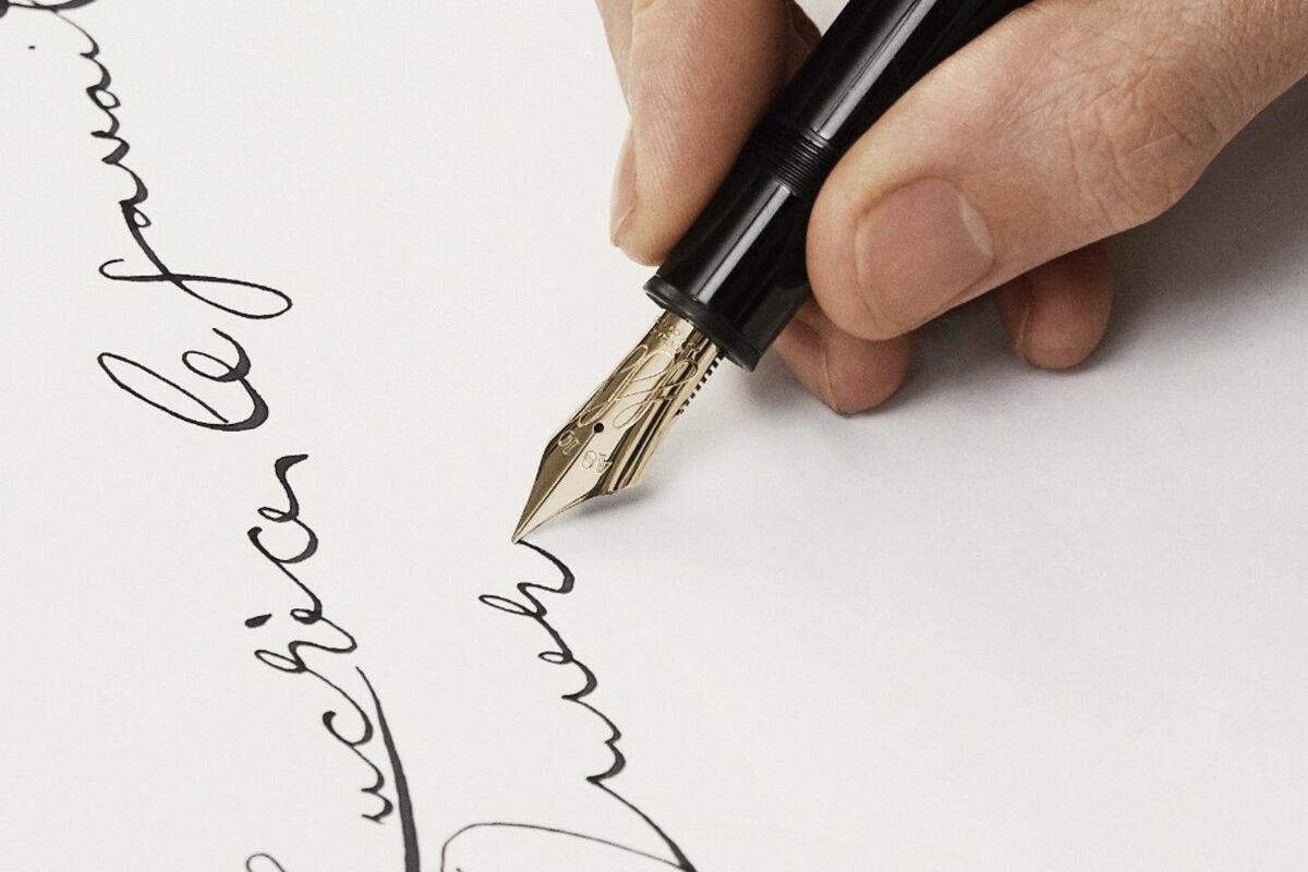 文字を美しく書ける「新型の万年筆」がモンブランよりお目見え 