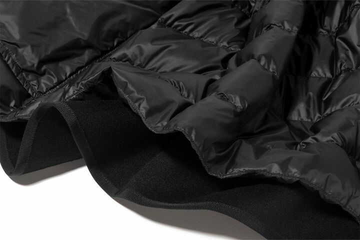 「モンクレール」のダウンウエア