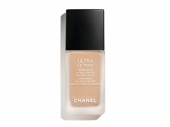 シャネル ウルトラ ル タン フリュイド 全10色 ¥7,700 ©CHANEL