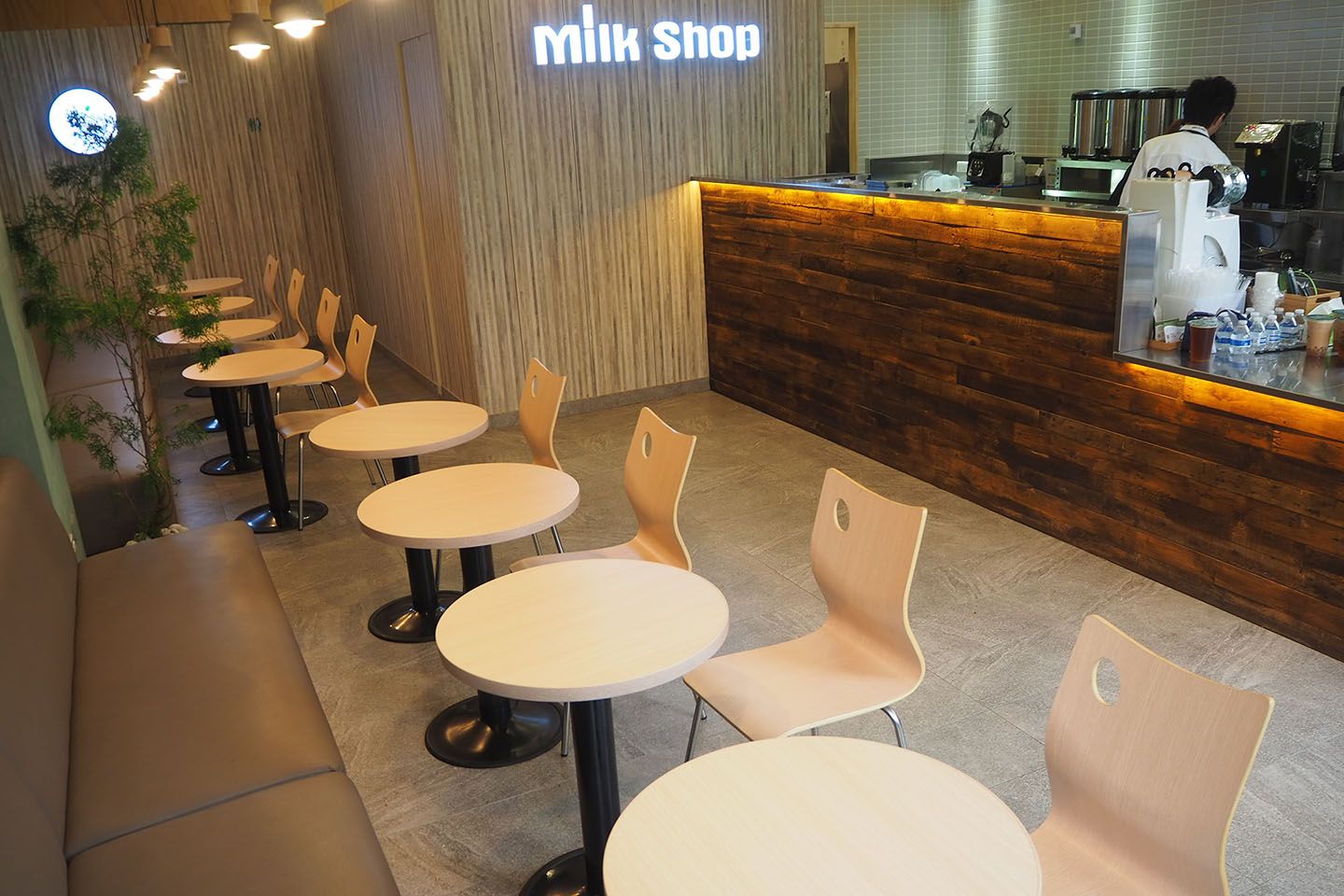 こちらの店舗は座席があるスタイルでしたが、店舗の広さによって異なるそうです。