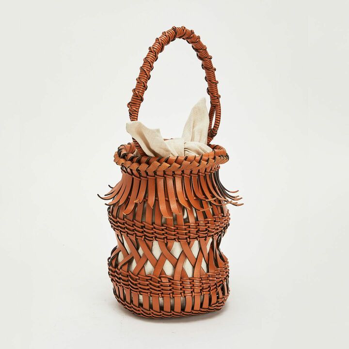 バッグ「フリンジ バケット」【縦23×横16.5×マチ16.5cm】¥179,000(税抜)