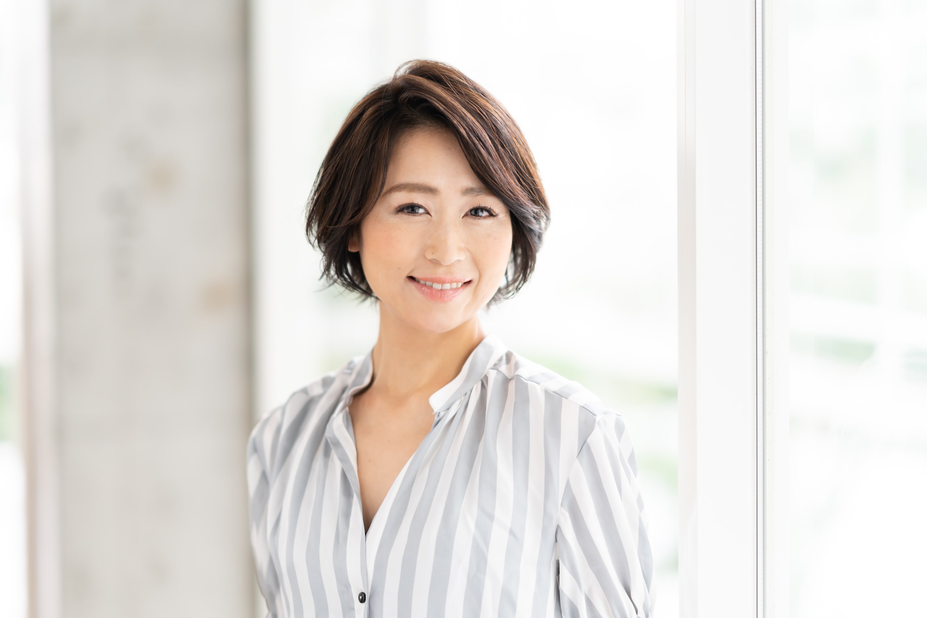 襟足のラフな動きが主役。立ち上がる前髪も若々しい!