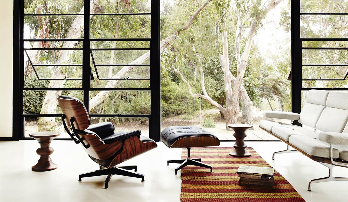 激安イームズ　ラウンジチェア　美品 身長156cmのインテリア】イームズの「ラウンジチェア」で美しく