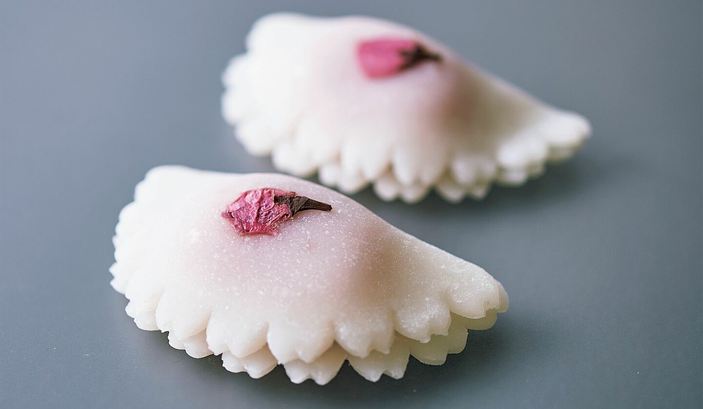 島根の和菓子店「桂月堂」の「桜ごよみ」
