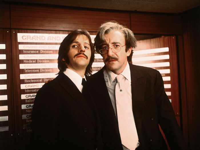 右は、ピーター・セラーズ。