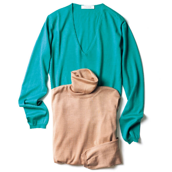 ボトムインもアウトもできる絶妙な着丈。［カシミヤ×シルク］上／￥85,000・下／￥88,000（クルチアーニ銀座店）[Precious2019年2月号131ページ]