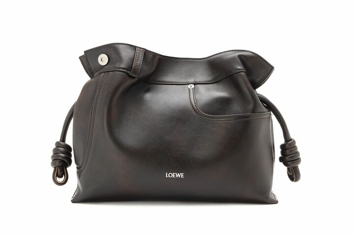 「ロエベ」のバッグ『パンタ フラメンコクラッチ』