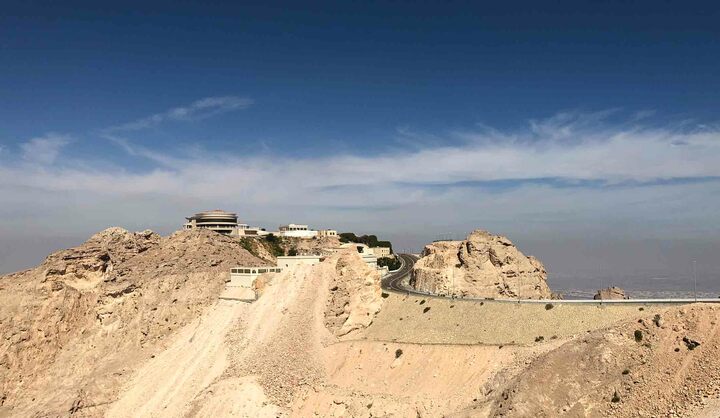 アブダビのジェベルハフィート山の山岳路も試乗コースの一部だった。