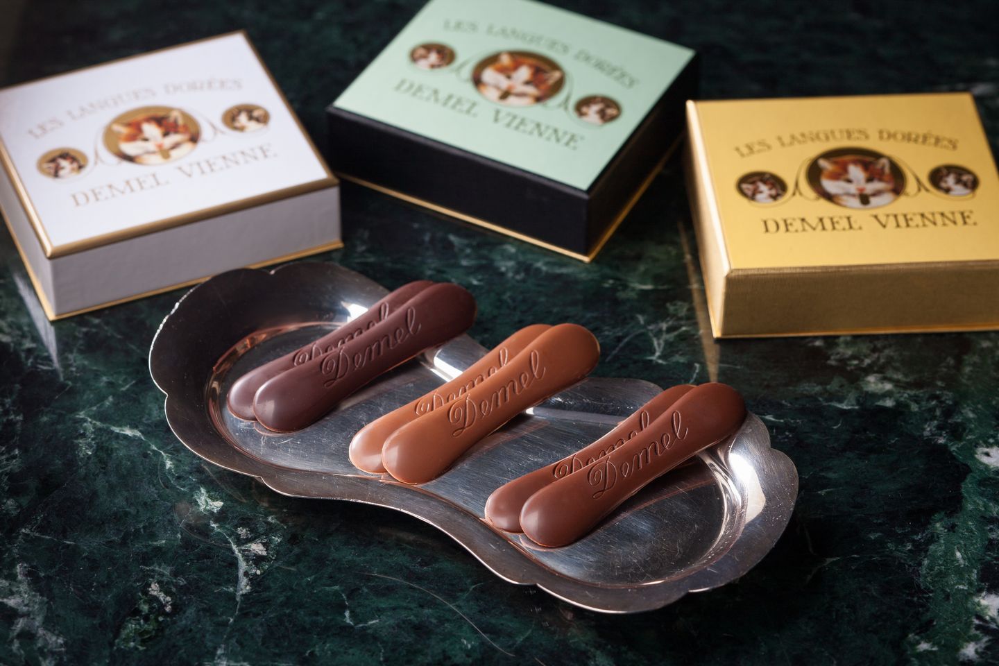 ソリッドチョコ 猫ラベル¥1,944(税込)「デメル」松屋銀座 B1F