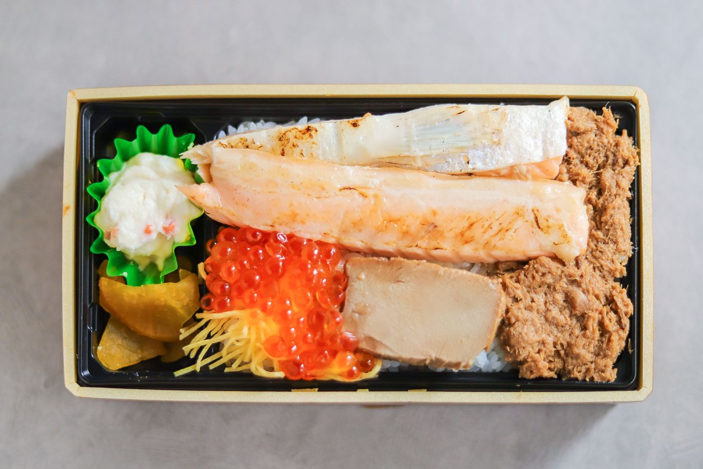 つきじ喜代村「三色弁当」¥1,200(税込)