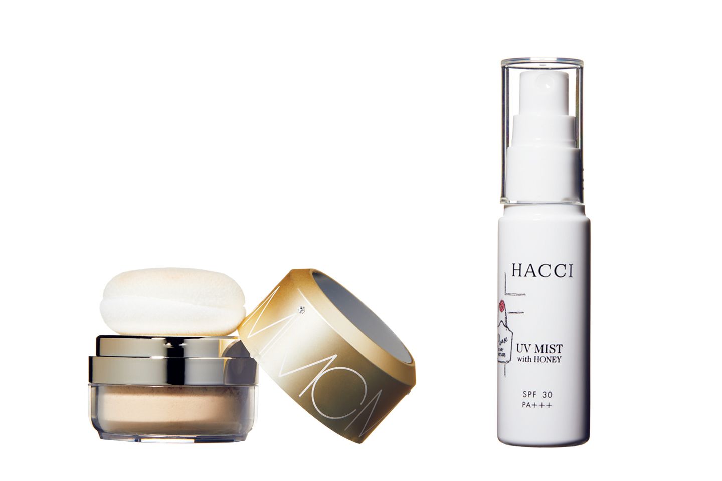 左から/MiMC ナチュラルエイジングケアミネラルパウダーサンスクリーン シャンパンベージュ SPF50+・PA++++ 7g ¥6,300、HACCI UV MIST with HONEY SPF30・PA+++ 30ml ¥3,800
