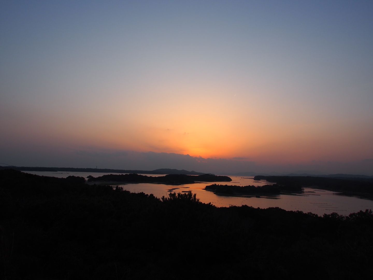 英虞湾へ沈む美しい夕焼け