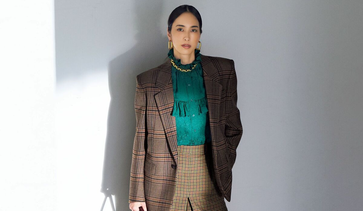 9/4 Thu｜「サンローラン」のチェック柄ジャケット＆ハーフパンツの