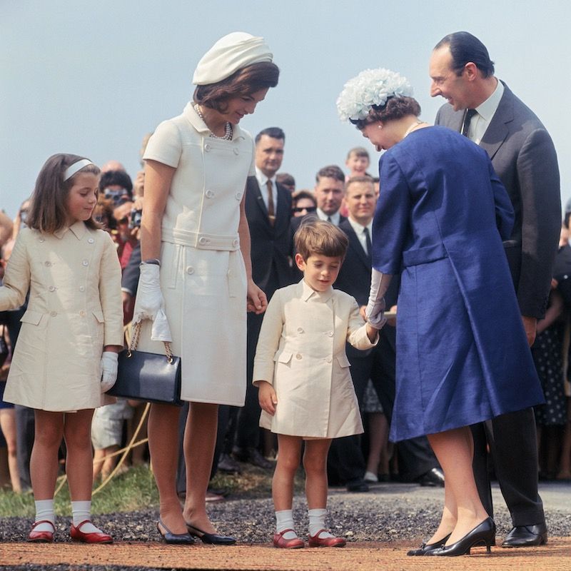 永遠に、色褪せない。ジャクリーン・ケネディ・オナシス【ファッション50選】 Precious.jp（プレシャス）