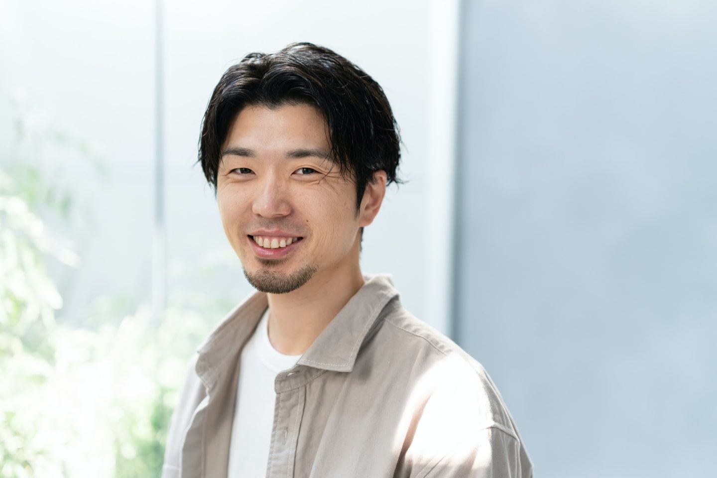 SUN VALLEY店長・忠本功さん。家に帰れば4歳の男の子と1歳の女の子のやさしいパパ。「休日は家族そろって公園に出かけ、思いっきり遊んでいます」Instagramアカウント@sunvalley_isao