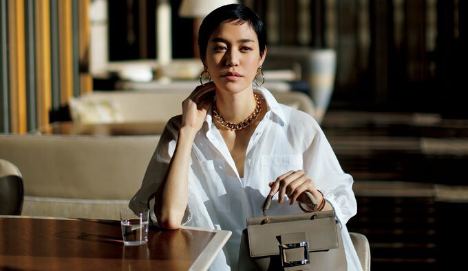 ロジェヴィヴィエ ネックレス （Roger Vivier」ハートが甲に浮い