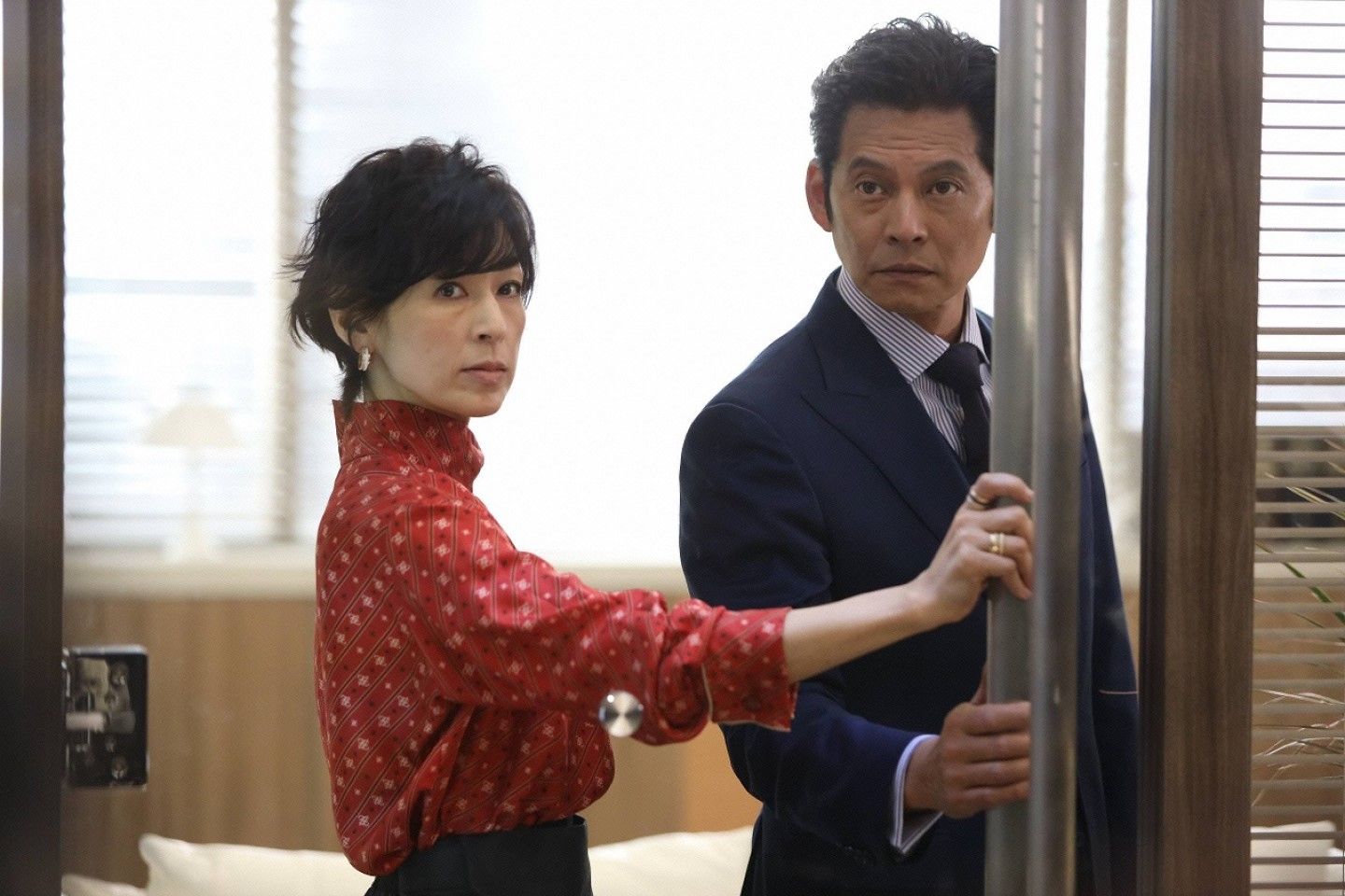 ドラマ_2,テレビ番組_2,大人コーデ_2,ブラウス_2,イヤリング_2