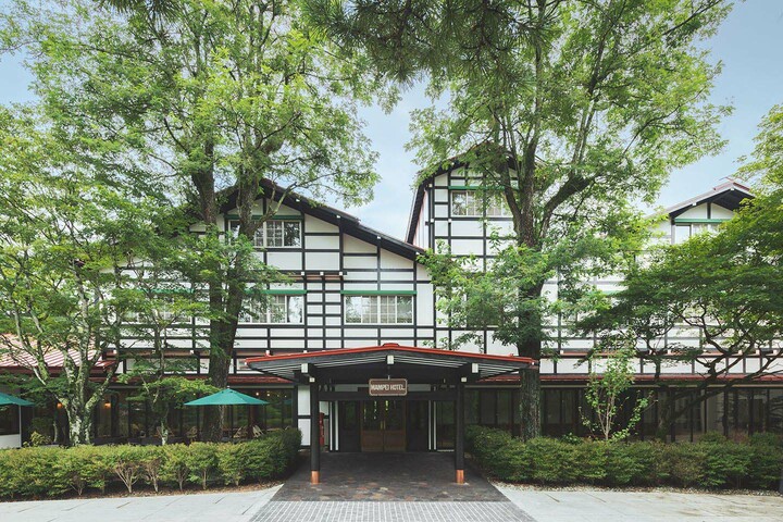 「万平ホテル」のアルプス館外観