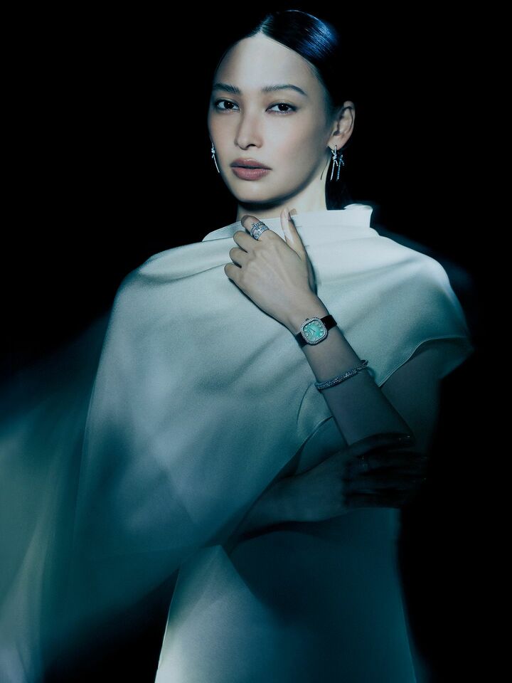 「ティファニー」の時計『ティファニー エタニティ』を着用した大政絢さん