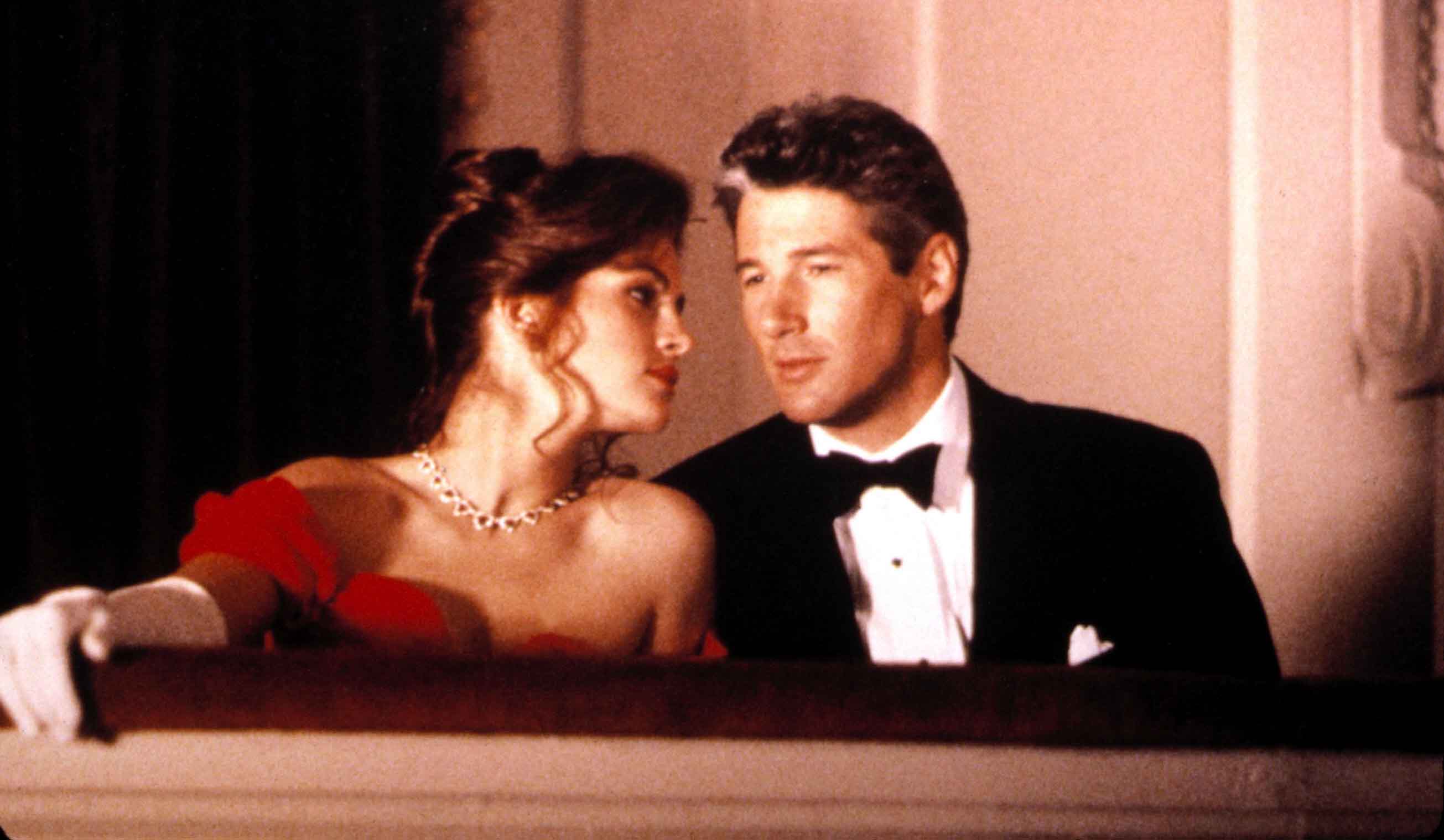 1990年公開の映画『プリティ・ウーマン』より。娼婦から淑女まで幅広い演技で注目を集めたジュリア・ロバーツの演技にどれほどの男性が魅了されたことだろうか写真:Everett Collection/アフロ