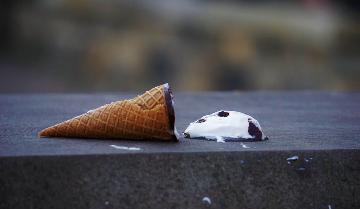 落ちたアイスクリーム