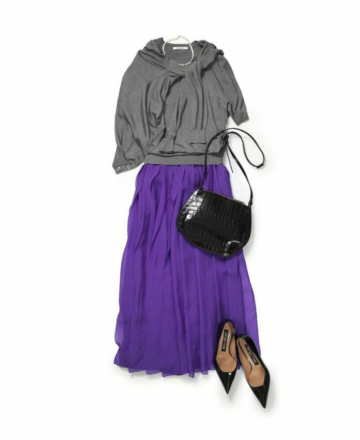 パープルのスカート×グレーのツインニット