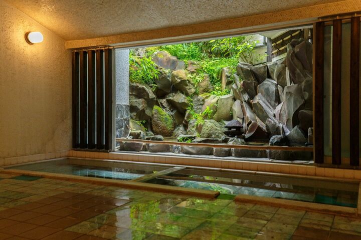 1階の大浴場