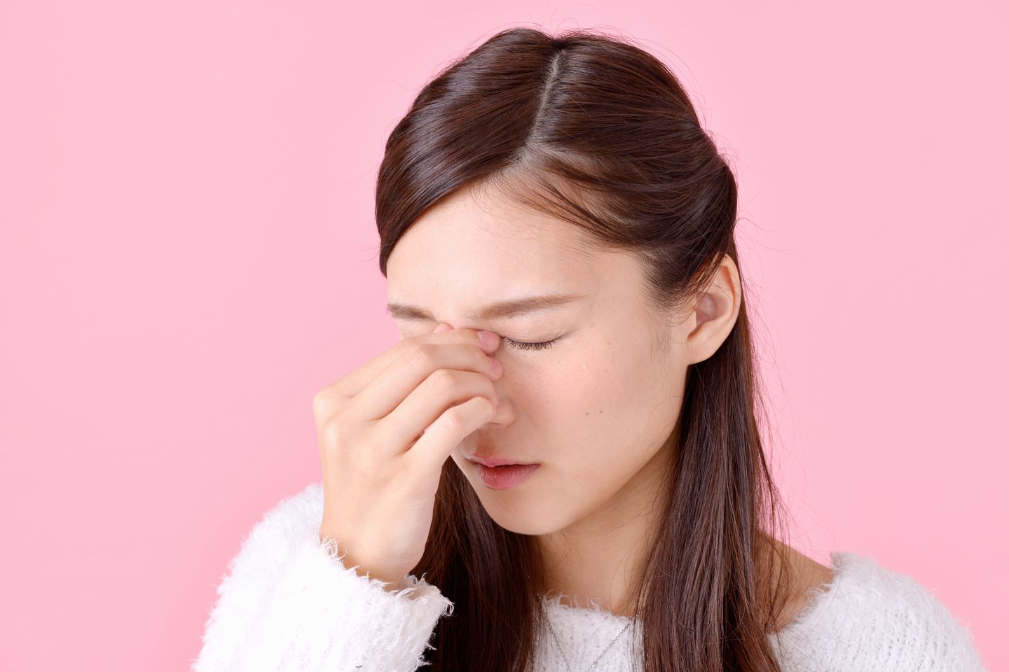 目がゴロゴロするときの対処法は?
