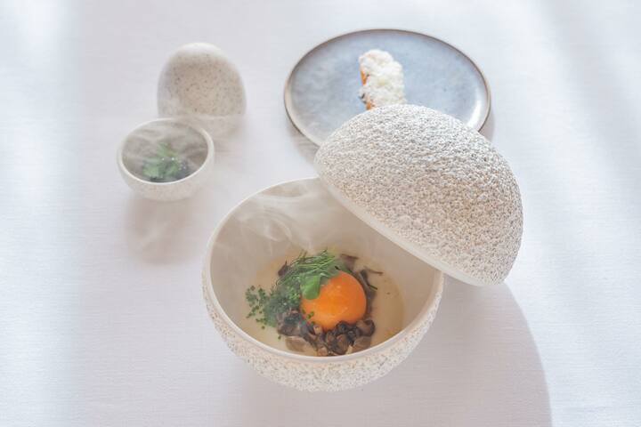 カーク氏が作った「エッグ イン アン エッグ」