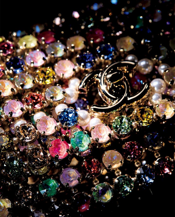 シャネルのビジューバッグのクローズアップ画像