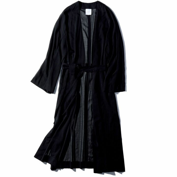 シアーガウン￥359,000（三喜商事〈アニオナ〉）　［Precious2019年8月号82ページ］