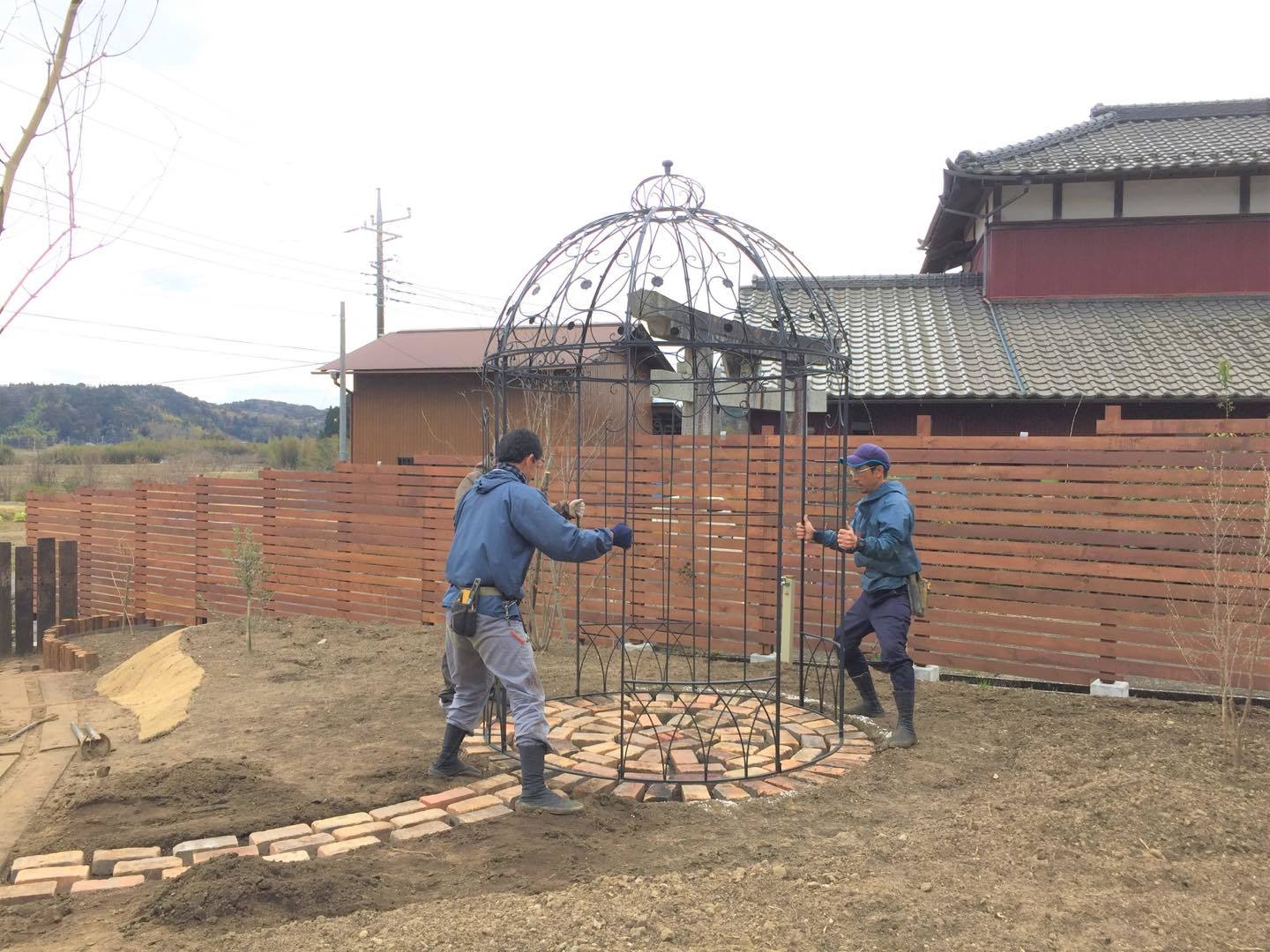 STEP2:骨組みを固定