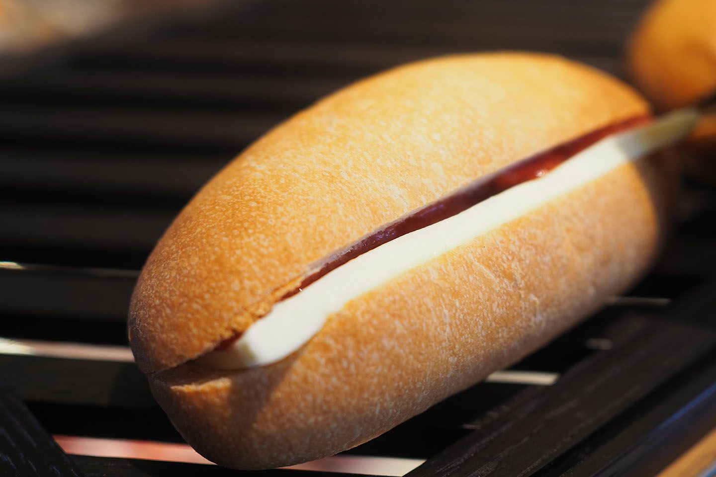 季節のフルーツを使ったジャムと、たっぷりバターの組み合わせがたまらない「ジャムバター」¥280
