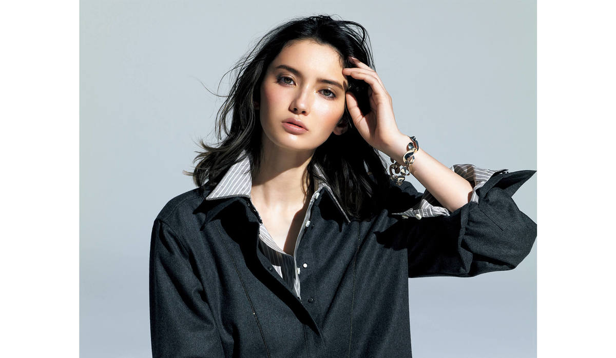 美品✨最高級✨ブルネロクチネリ シルク100% 総柄 幾何学 長袖シャツ 美品✨最高級✨ブルネロクチネリ シルク100% 総柄 幾何学 長袖シャツ