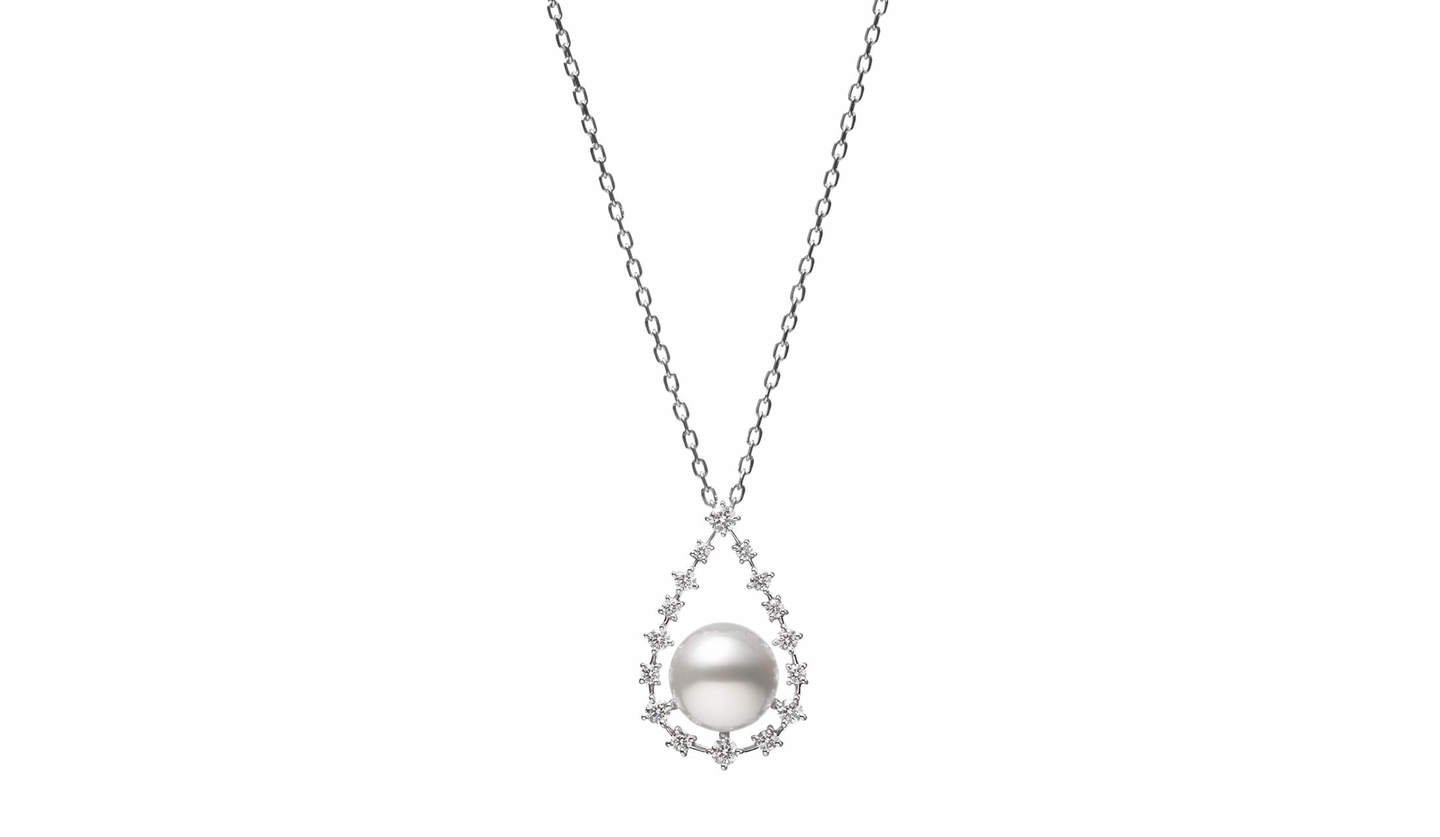 アコヤ真珠とダイヤモンドがあしらわれた、ミキモト真珠発明125 周年記念商品のペンダント