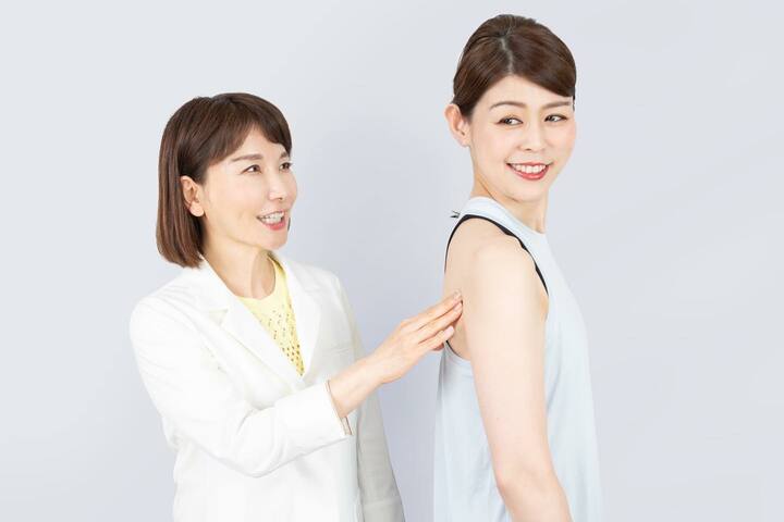 2人の女性 メソッドの指導をしている