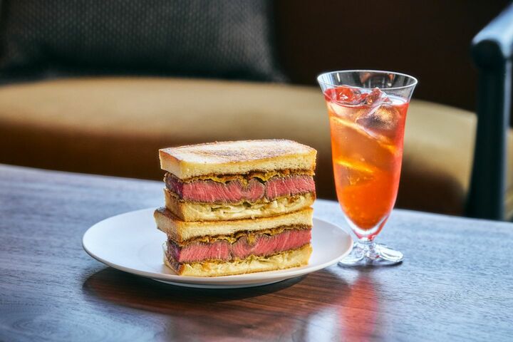 ホテル_15,レストラン_11,肉_1