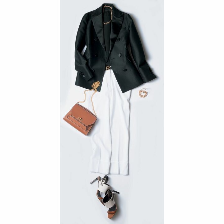 ジャケット［パンツとのセット］（ディースクエアード 東京〈ディースクエアード〉）、ブラウス（アパルトモン青山店〈ティビ〉）、パンツ（コロネット〈アキラーノ・リモンディ〉）、ベルト・バッグ（バリー 銀座店〈バリー〉）、ネックレス［ダイヤモンド］・［ブラックダイヤモンド］・ブレスレット・バングル（ポメラート・ジャパン〈ポメラート〉）、靴（ロジェ・ヴィヴィエ・ジャパン）　撮影／佐藤 彩　BY：『Precious5号』小学館、2017年