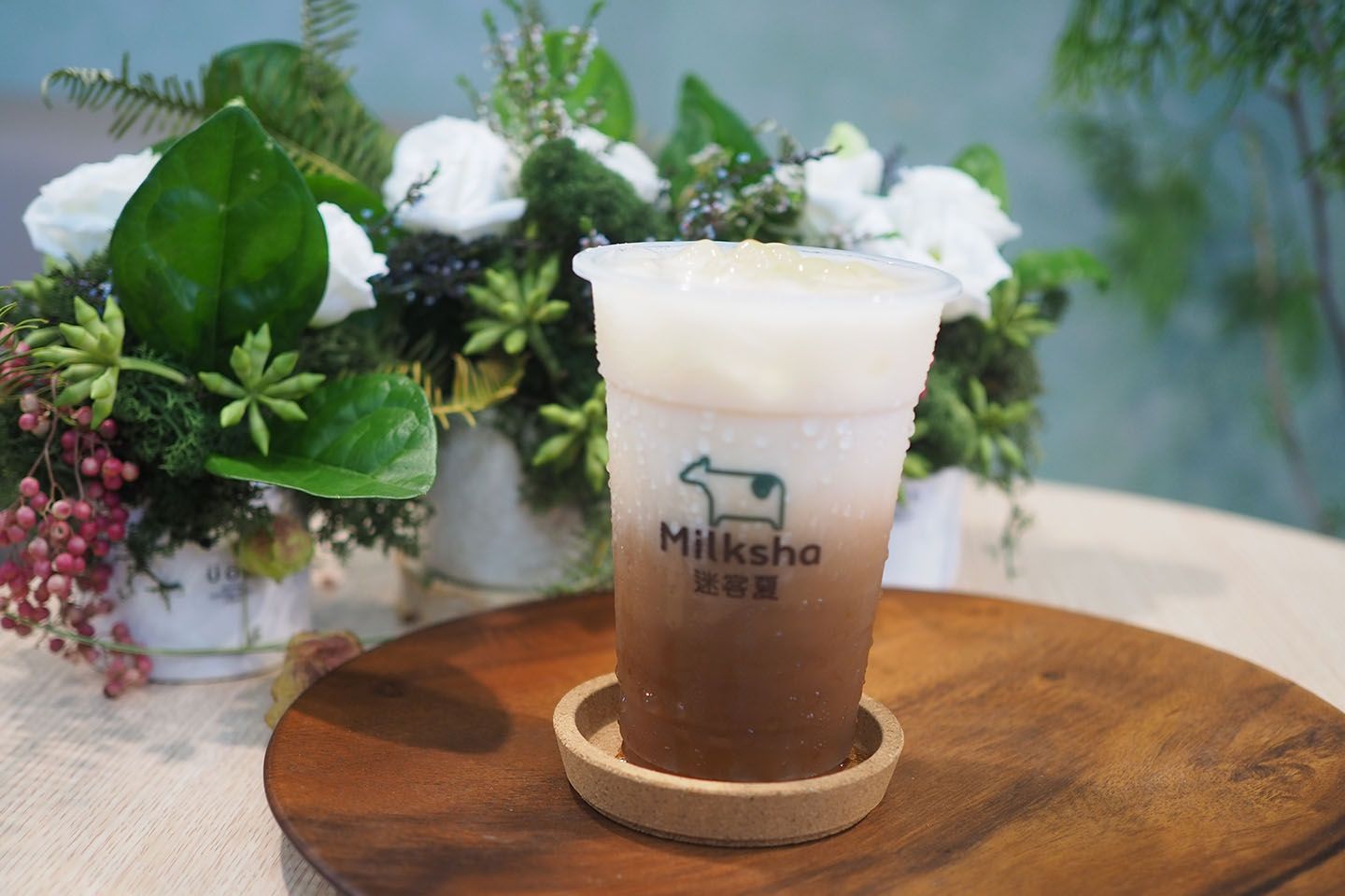 「緑豆ミルクフラッペ(綠豆鮮奶水沙)」は、飲むときに自分でよく混ぜてからいただくスタイル。