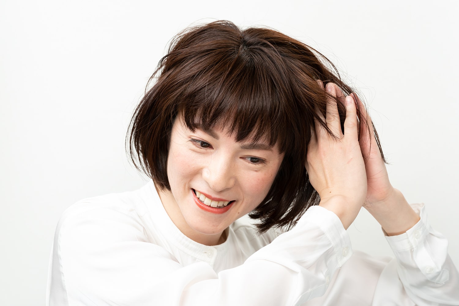髪の表面ではなく内側を中心になじませること。