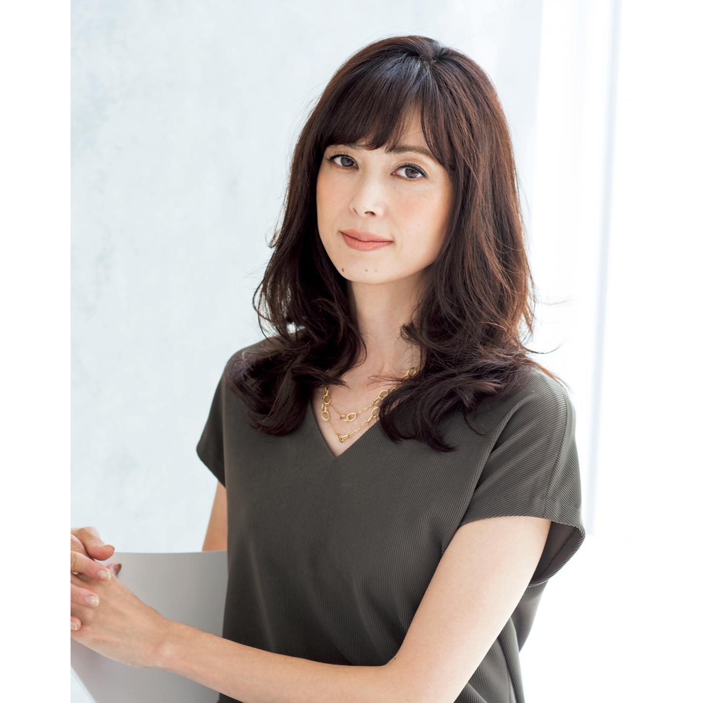ワンピース¥30,000(MOGA) ネックレス¥300,000(アルテミス・ジョイエリ〈アルテミス・ジョイエリ〉)