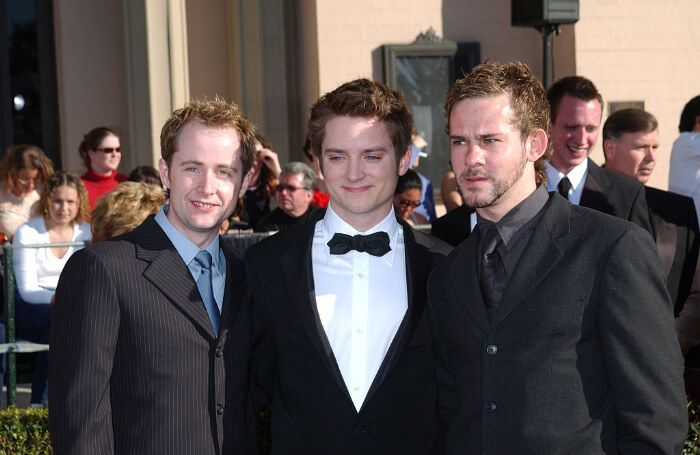 2002年3月9日、第8回全米映画俳優組合賞の授賞式に出席したビリー・ボイド、イライジャ・ウッド、ドミニク・モナハン。