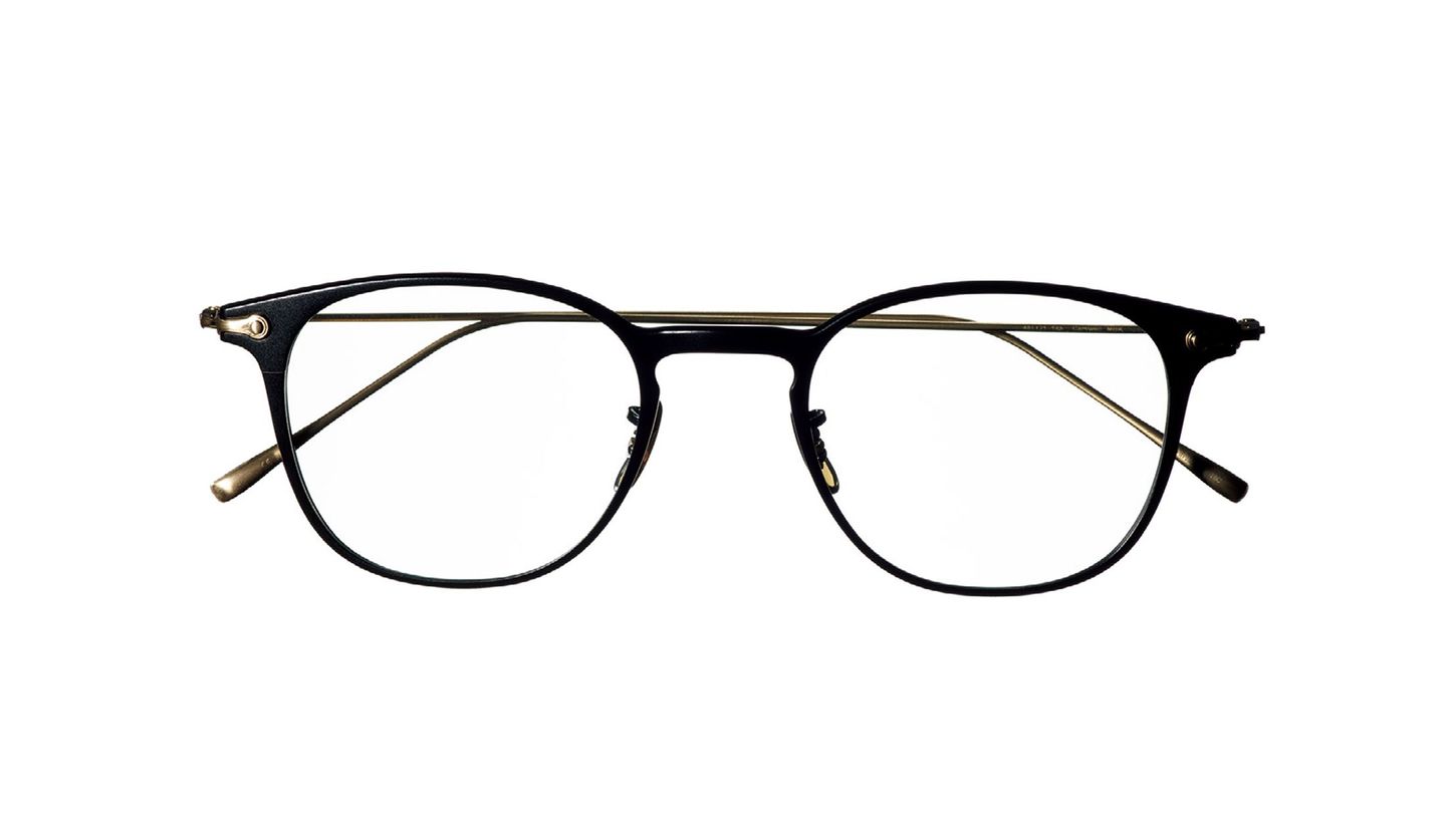 オリバーピープルズの黒フレーム眼鏡