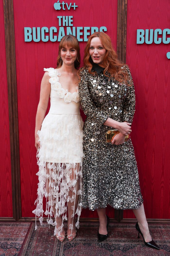 右は、クリスティーナ・ヘンドリックス。