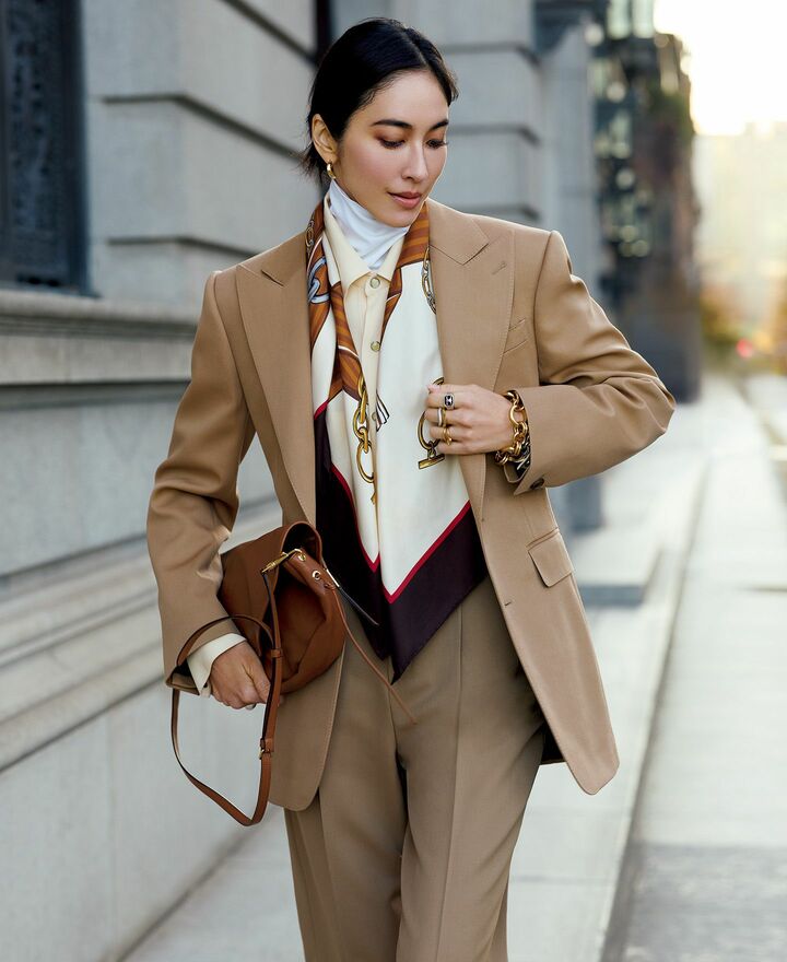 セリーヌのウエアを着用したモデルの立野リカさん