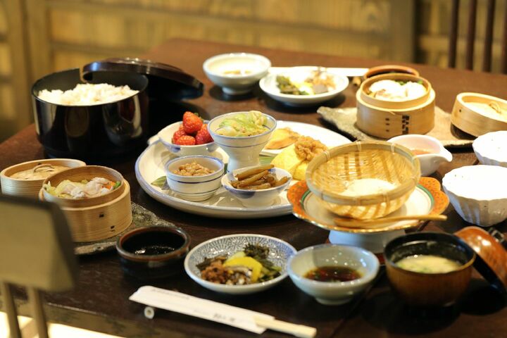 朝食
