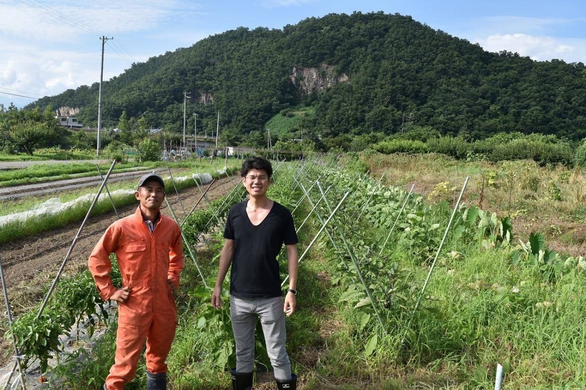 契約農家さんと石井昭裕さん